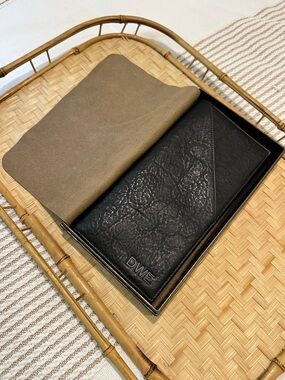 Leatherology Black Leather Document & Card Holder Wallet (w/ DWE emboss)